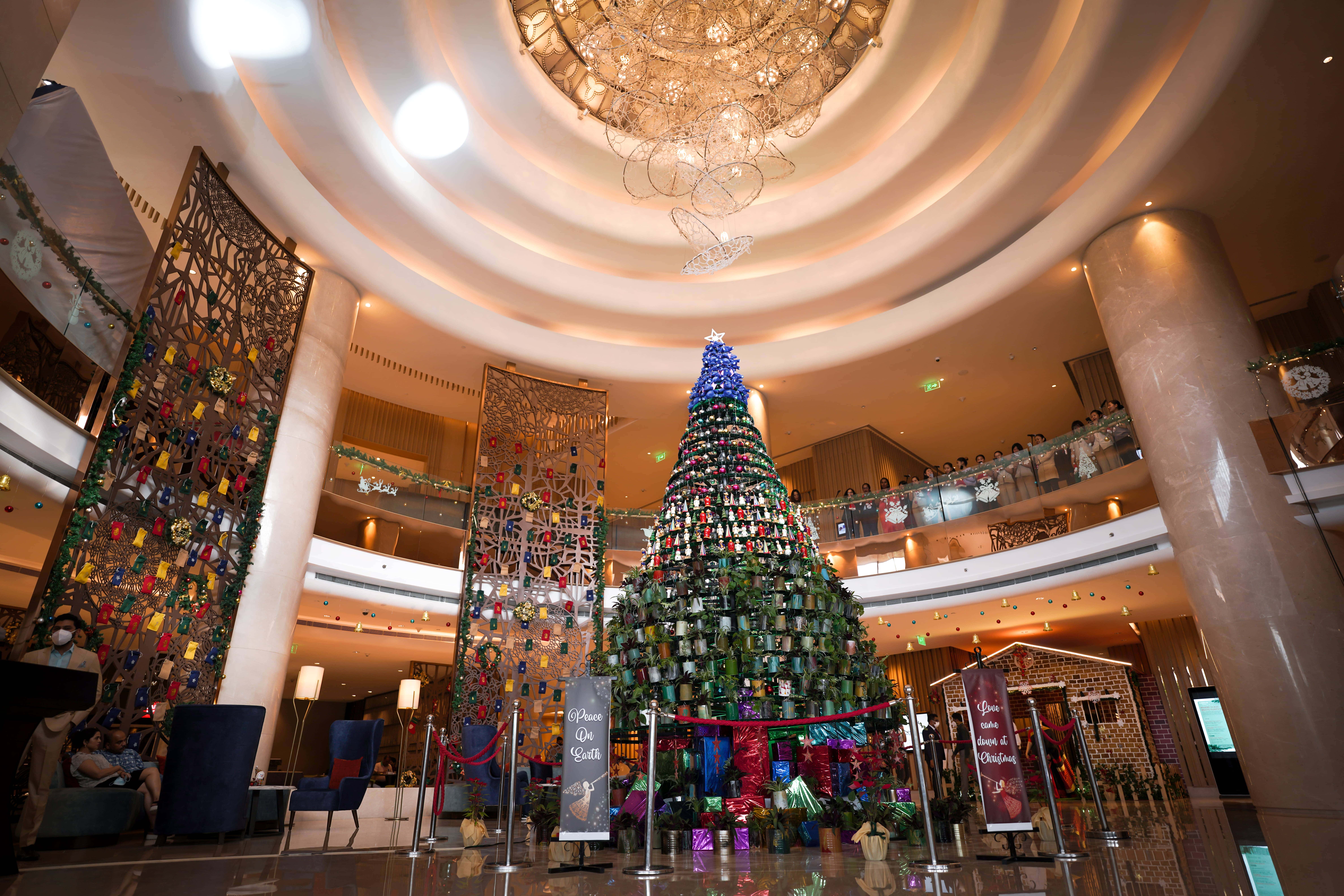 Conrad Bengaluru brings in the holiday season with the ceremonial Christmas Tree Lighting
